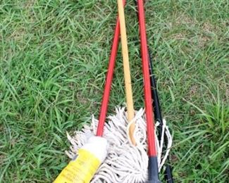 115 - 4pc Lot of brooms & mops