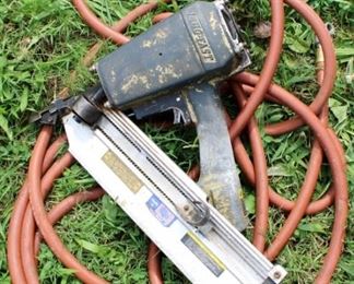123 - Pneumatic Nailgun w/ hose