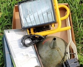 127 - Tray lot of assorted items