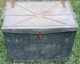 139 - Plastic toolbox w/ contents 19 x 14 x 20
