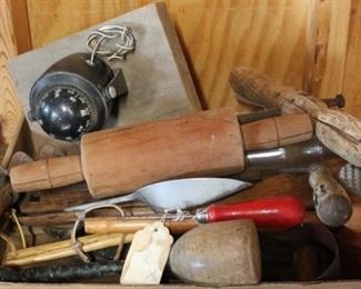 187 - Tray Lot of Assorted Items