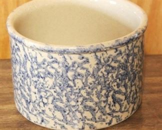 277 - Roseville Spongeware Crock 6 1/2" x 4 1/2"