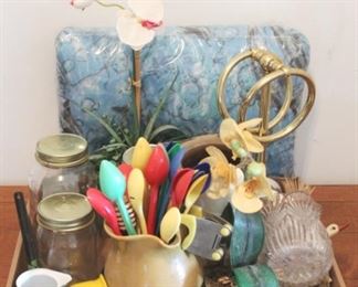 373 - Tray Lot of Assorted Items