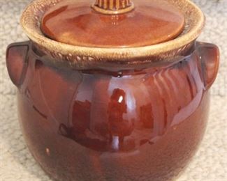 379 - Hull Cookie Jar 7" x 6 1/2"