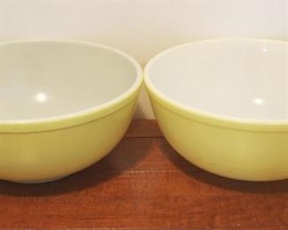 414 - 2 pc. Pyrex Mixing Bowls 10 1/2" x 5"