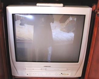 421 - Sylvania UHS/DVD Player T.V. w/Remote 27"