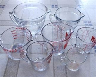 461 - 7 pc Pyrex Measuring Cups Assorted Sizes
