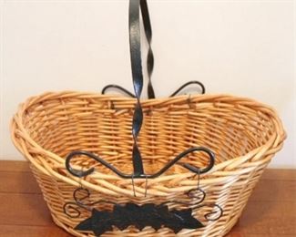 516 - Large Basket
