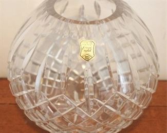 519 - Crystal Vase 6" Tall