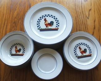 527 - 32 pc - Rooster China Set