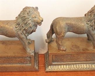 533 - Pair Decorative Lion Figures 7" x 7"