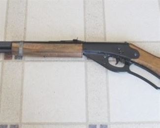 563 - Daisy Model 1938B BB Gun 35" Long