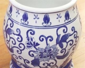 579 - Blue/White Oriental Vase 11" Tall