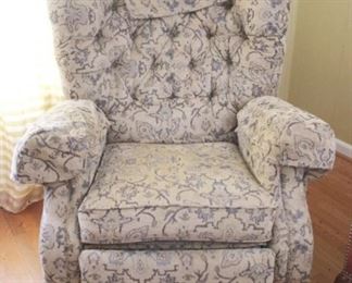573 - Recliner Chair 42" x 34 1/2" x 30"