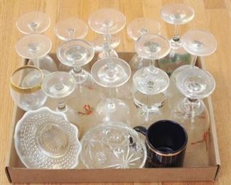 600a - Tray Lot Assorted Glass Items