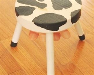 649 - Wood Milking Stool 9"x9"