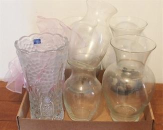 656 - Tray of Assorted Glass Vases
