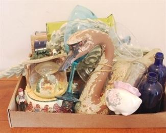 659 - Tray Lot of Assorted Items