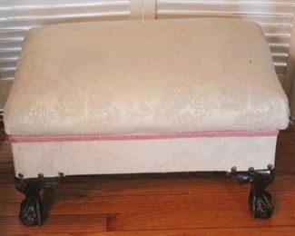 685 - Stool 22" x 14" x 14"