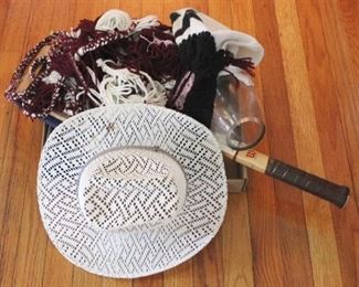 689 - Tray Lot of Assorted Items