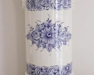 703 - Blue/White Umbrella Stand As is (Cracked)