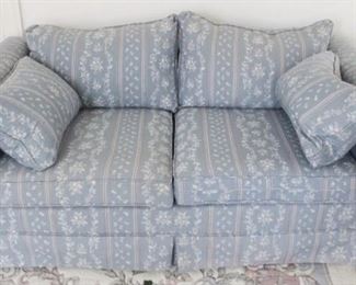 712 - Loveseat 64" x 35" x 30"