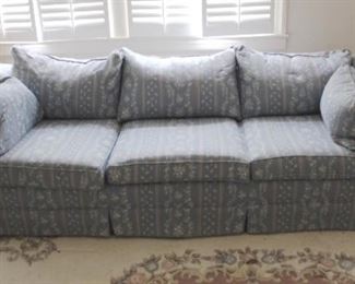 715 - Sofa 88" x 33" x 27"