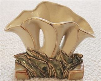 752 - McCoy Planter Vase 7" tall