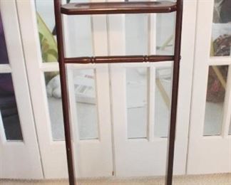 765 - Valet Butler Rack 19" x 43" x 15"