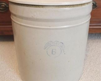 790 - 6 Gallon Stoneware Crock with Lid 15" x 14"