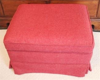 791 - Ottoman 26" x 21" x 17"