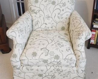 796 - Bassett Chair 34" x 30" x 38"