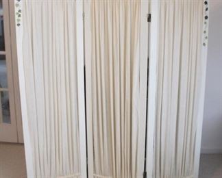 797 - 3-Part Folding Screen 60" x 16"