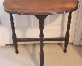 876 - Wood Table 20" x 11" x 24"