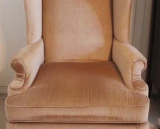 885 - Bassett Chair 29" x 32" x 46"