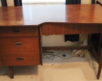888 - Hooker Vintage Desk 47" x 26" x 30"