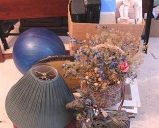 905 - Lot of Assorted Items