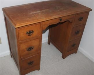 916 - Vintage Desk 19" x 37" x 30"