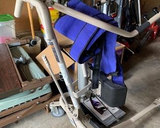 Invacare get-u-up lift with harness 