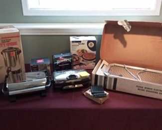 9 Piece Lot of Small Kitchen Appliances