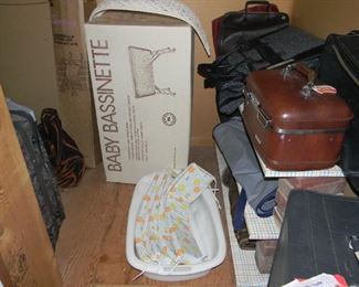 bassinette in the box / travel cases and more