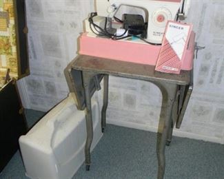 Singer Merritt # 2404 / old typewriter stand 