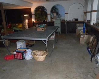 ping - pong / lots of misc household