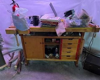 Amazing amazing work bench