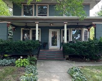 Beautiful 130+ year old Oak Park gem that is packed with rare finds!
