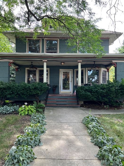 Beautiful 130+ year old Oak Park gem that is packed with rare finds!