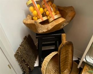 Baskets and wooden bowls with lemon filler