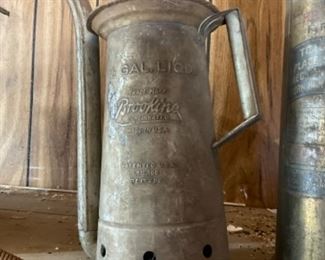 Brookline 1/2 Gal Oil Can