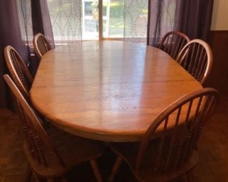 Oak Pedestal Table with 6 Chairs