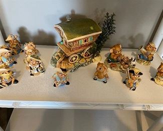 PenDelfin bunny figurine collection, including cottages, stages, accessories and creation boards from factory